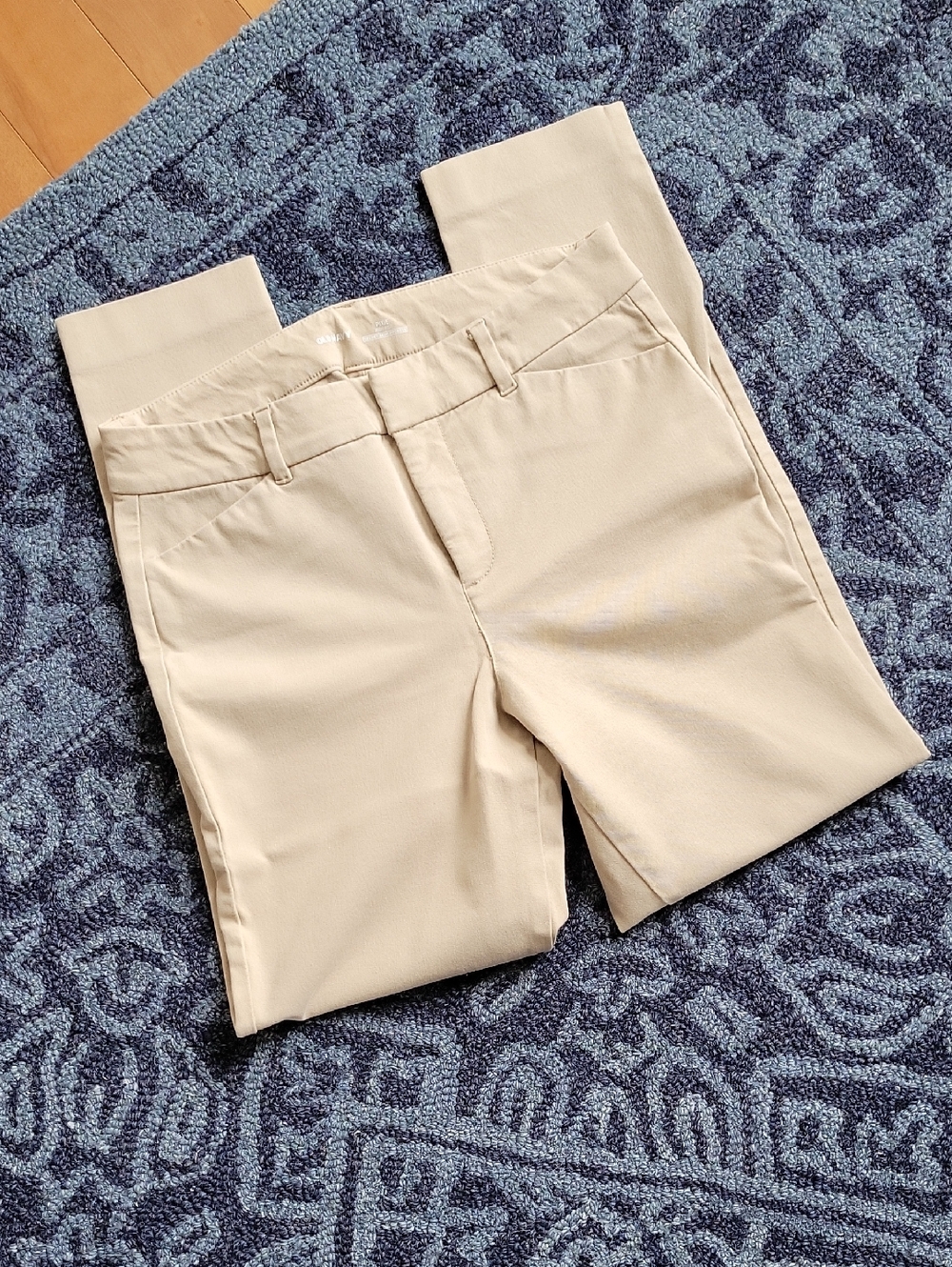 Bundle of Old Navy Pixie Pants - Picture 2 of 7
